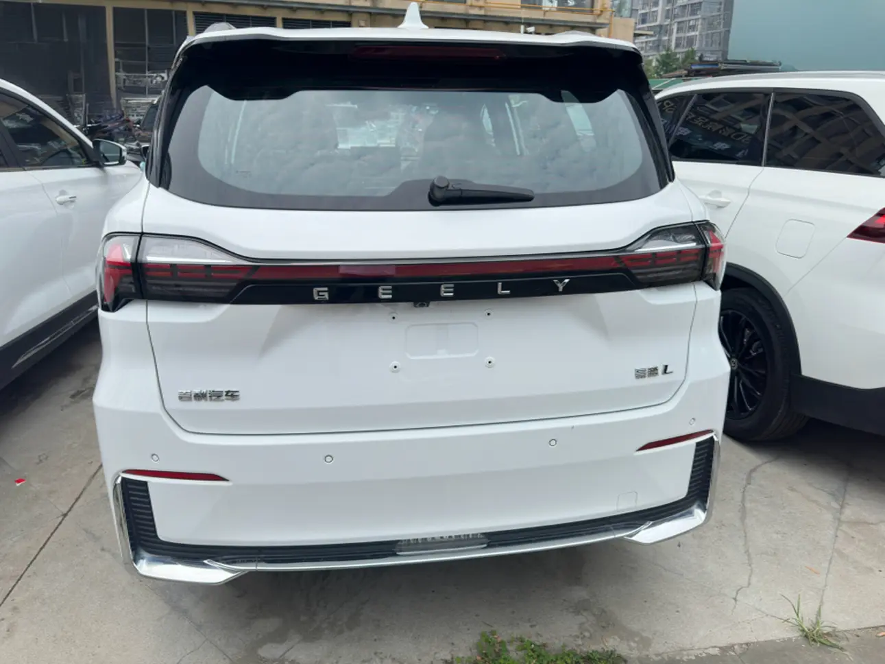 Geely Haoyue L