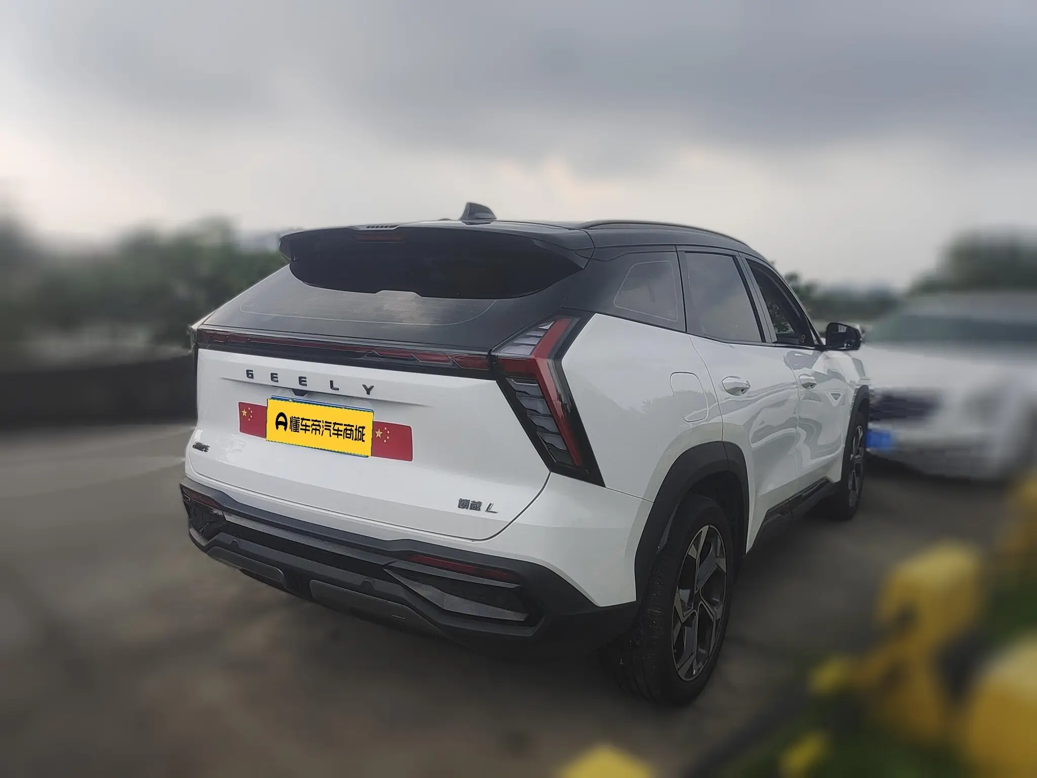 Geely Atlas L