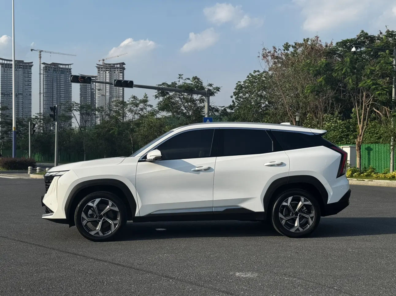 Geely Atlas L
