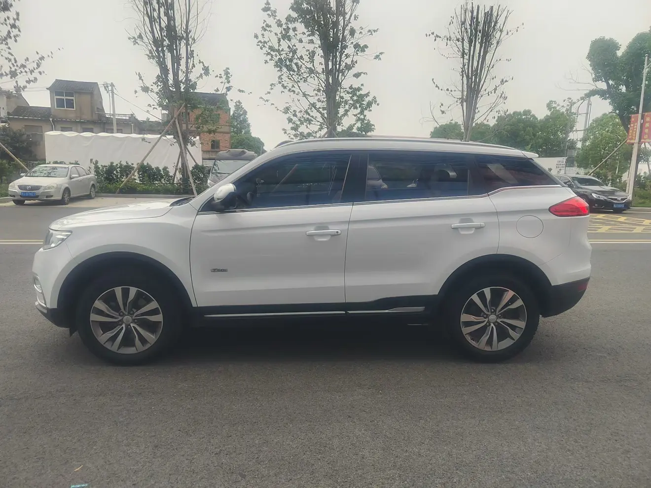 Geely Atlas
