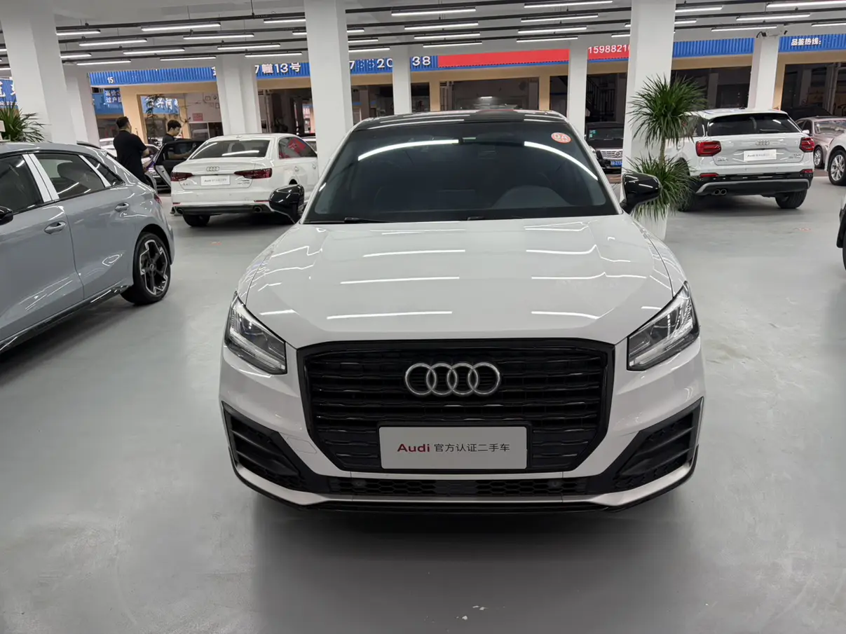 Audi Q2L