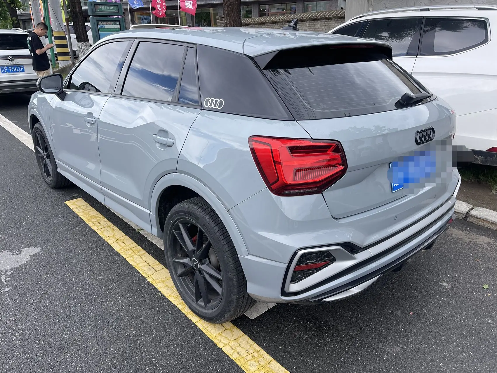 Audi Q2L