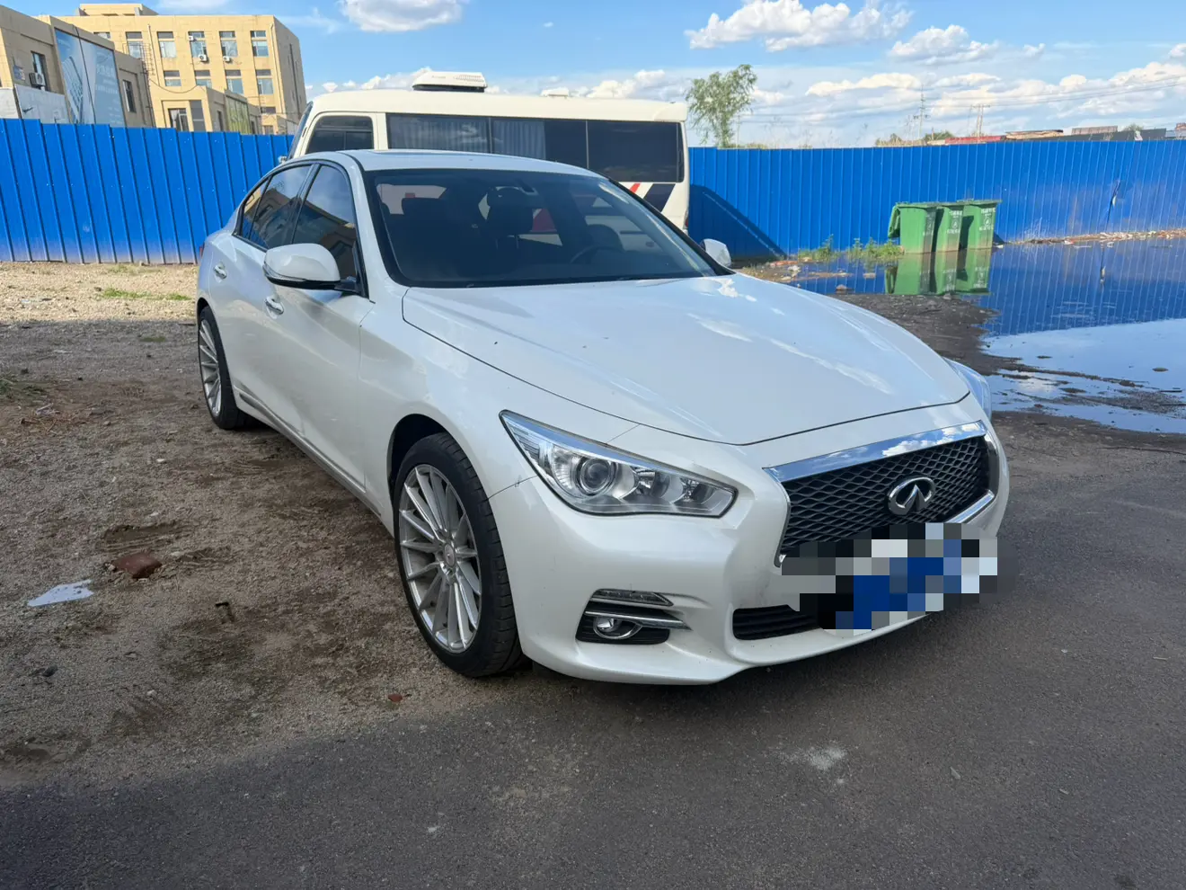 Infiniti Q50L