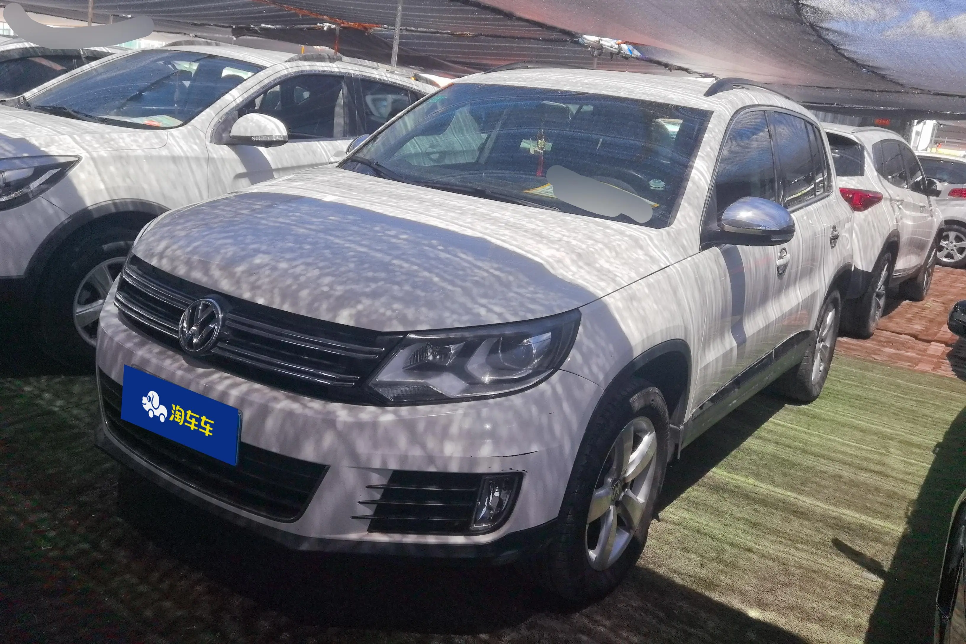Volkswagen Tiguan (Tharu)