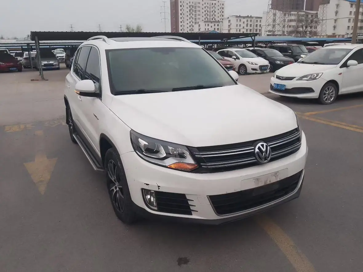Volkswagen Tiguan (Tharu)