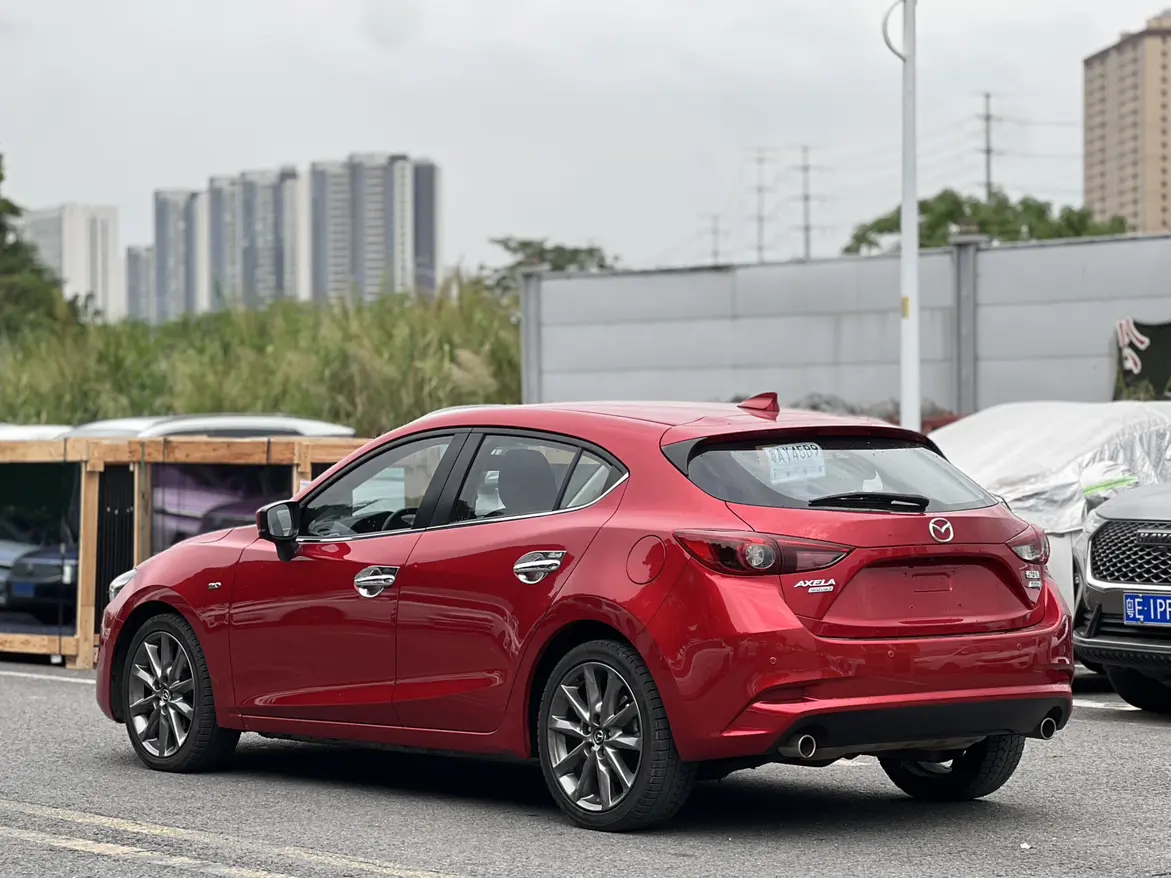 Mazda Axela