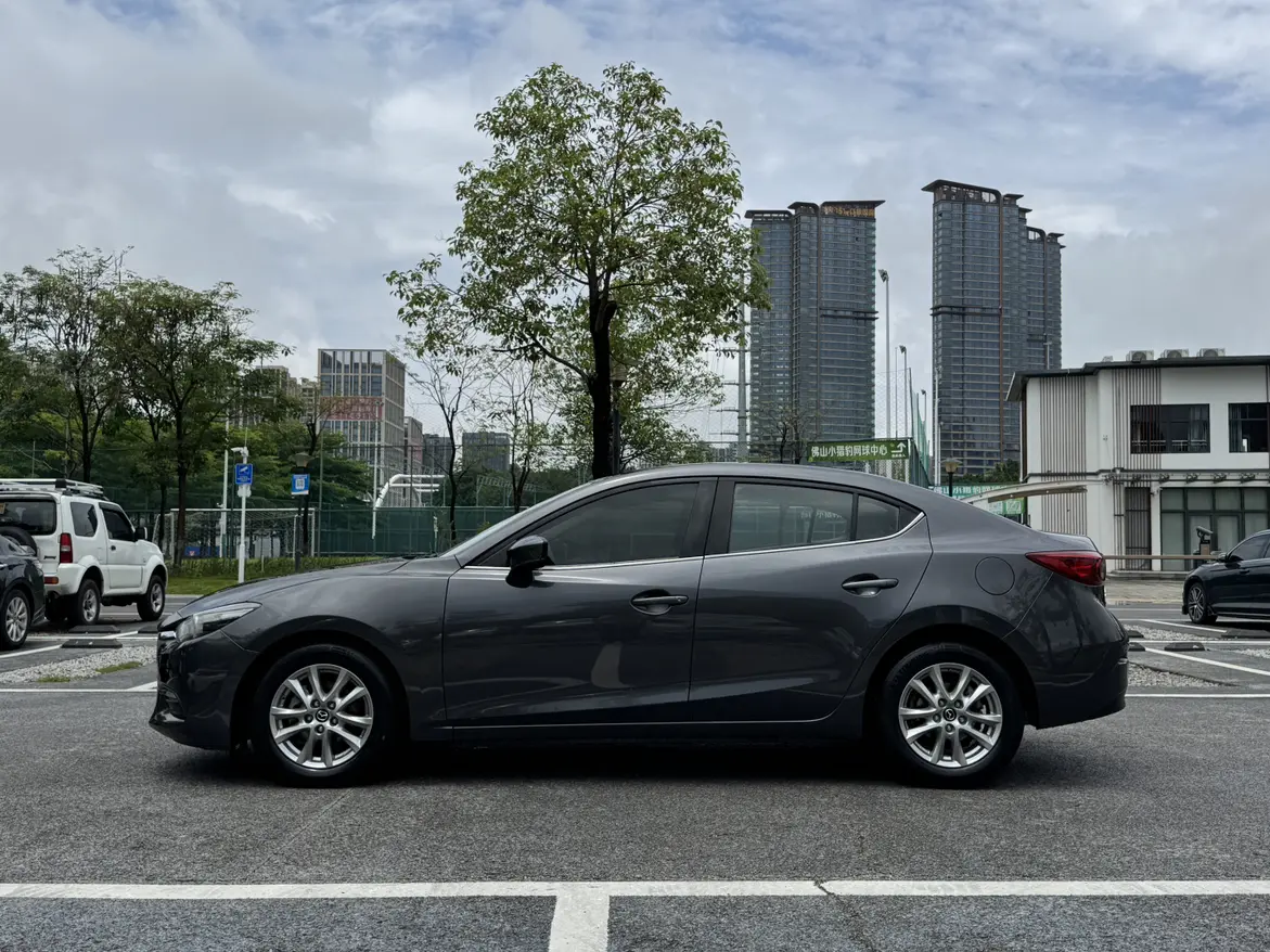 Mazda Axela