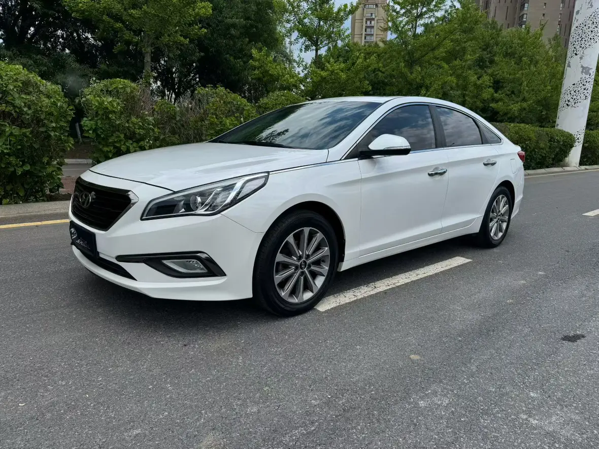 Hyundai Sonata nine