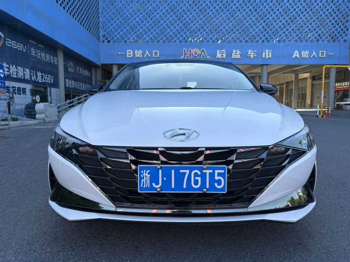 Hyundai Elantra