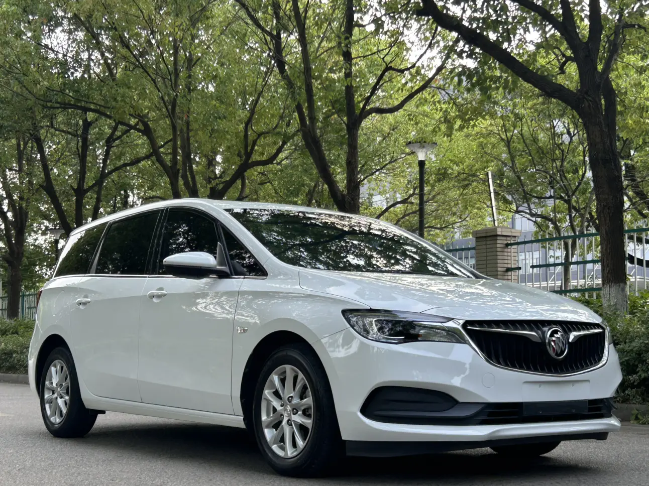 Buick GL6