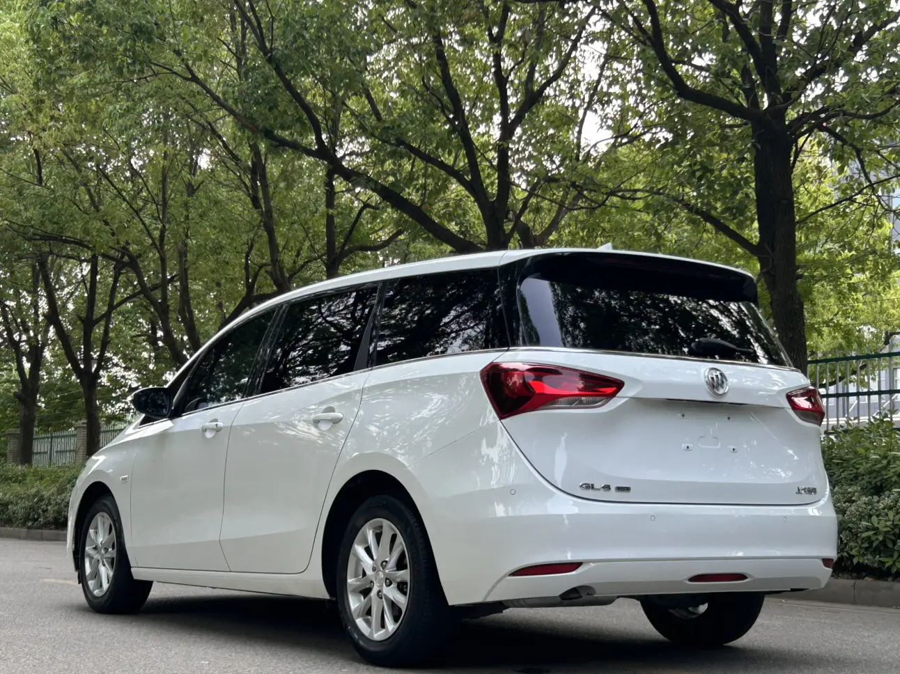 Buick GL6