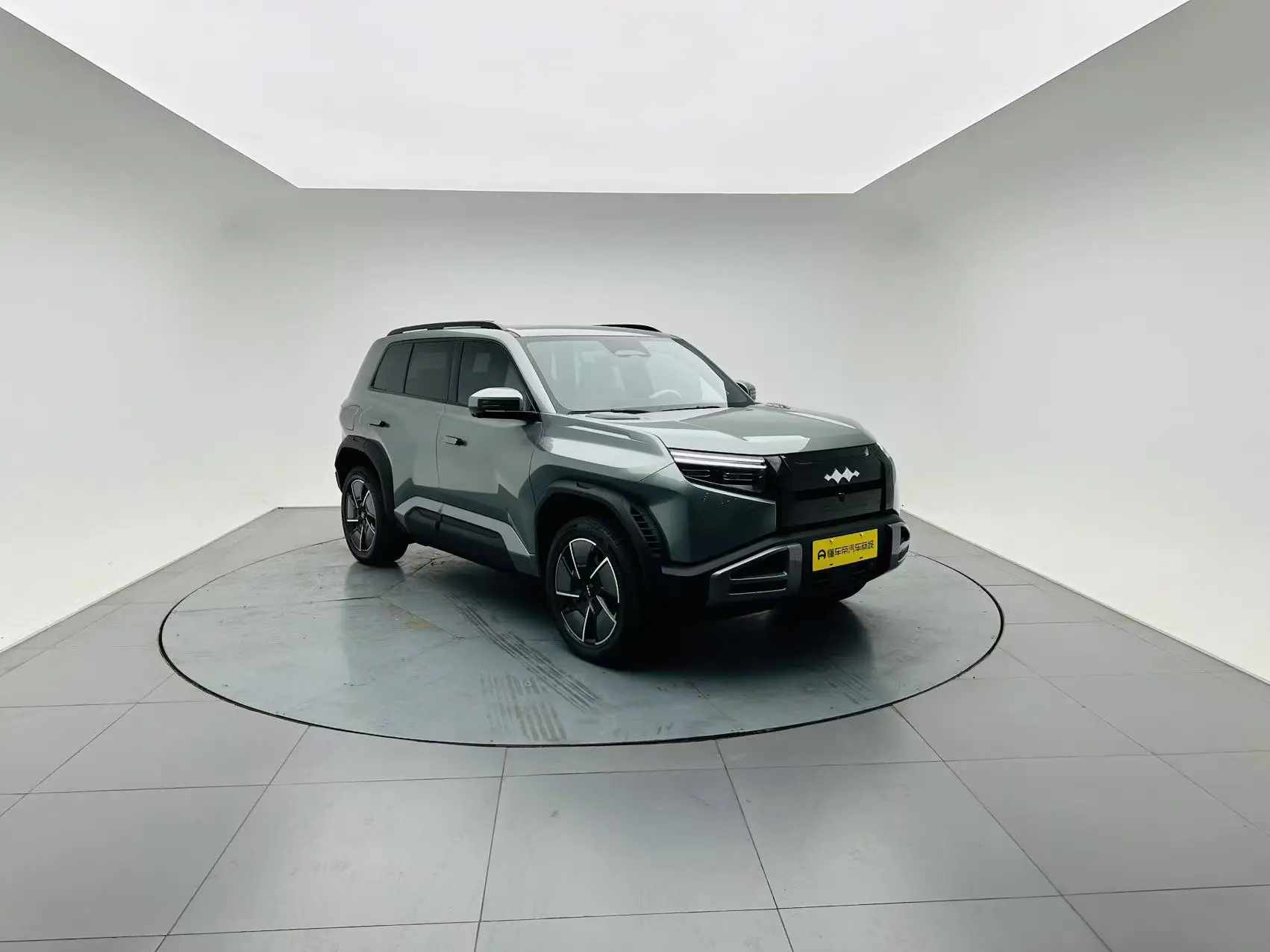 BYD Leopard Titanium 3