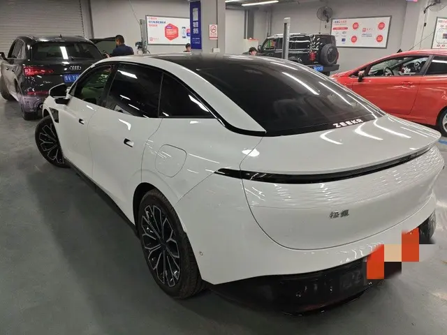 ZEEKR 007