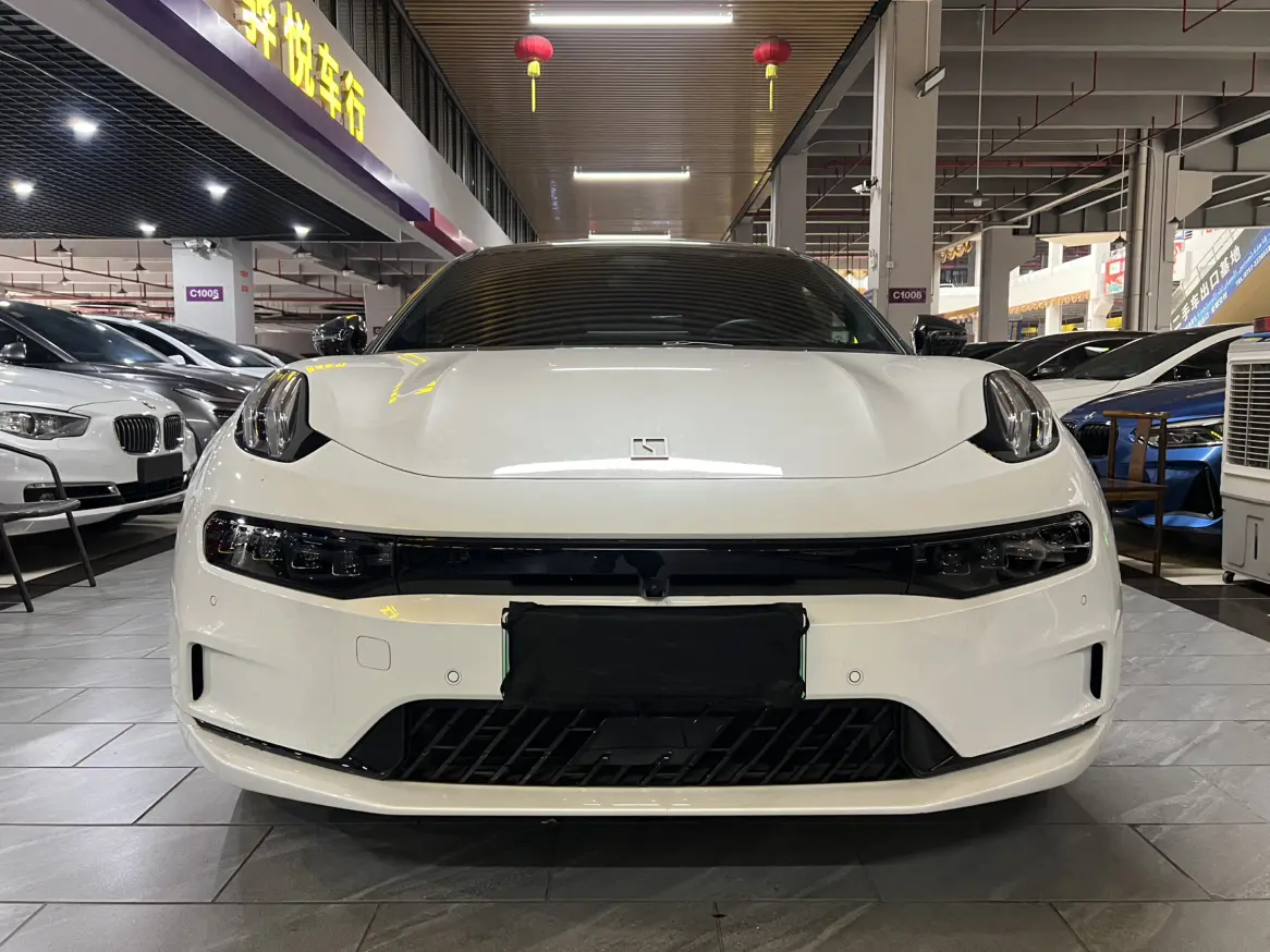 ZEEKR 001