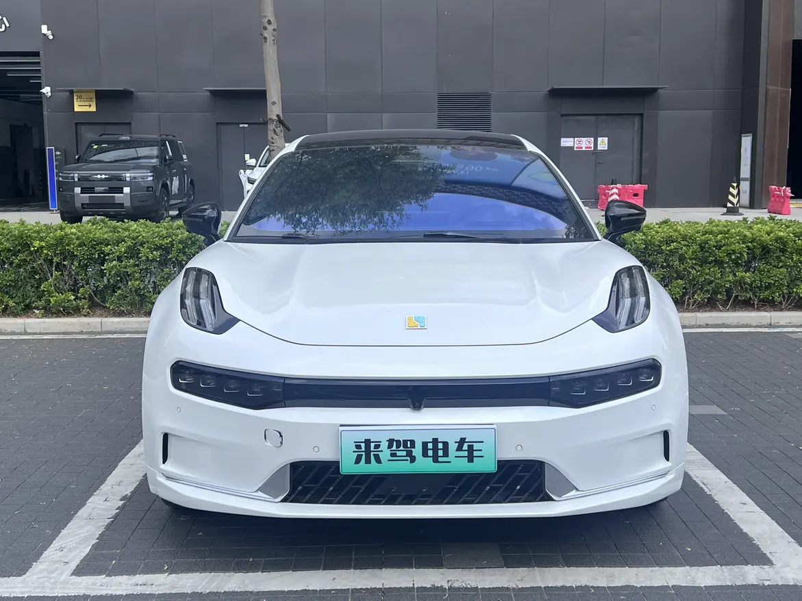 ZEEKR 001