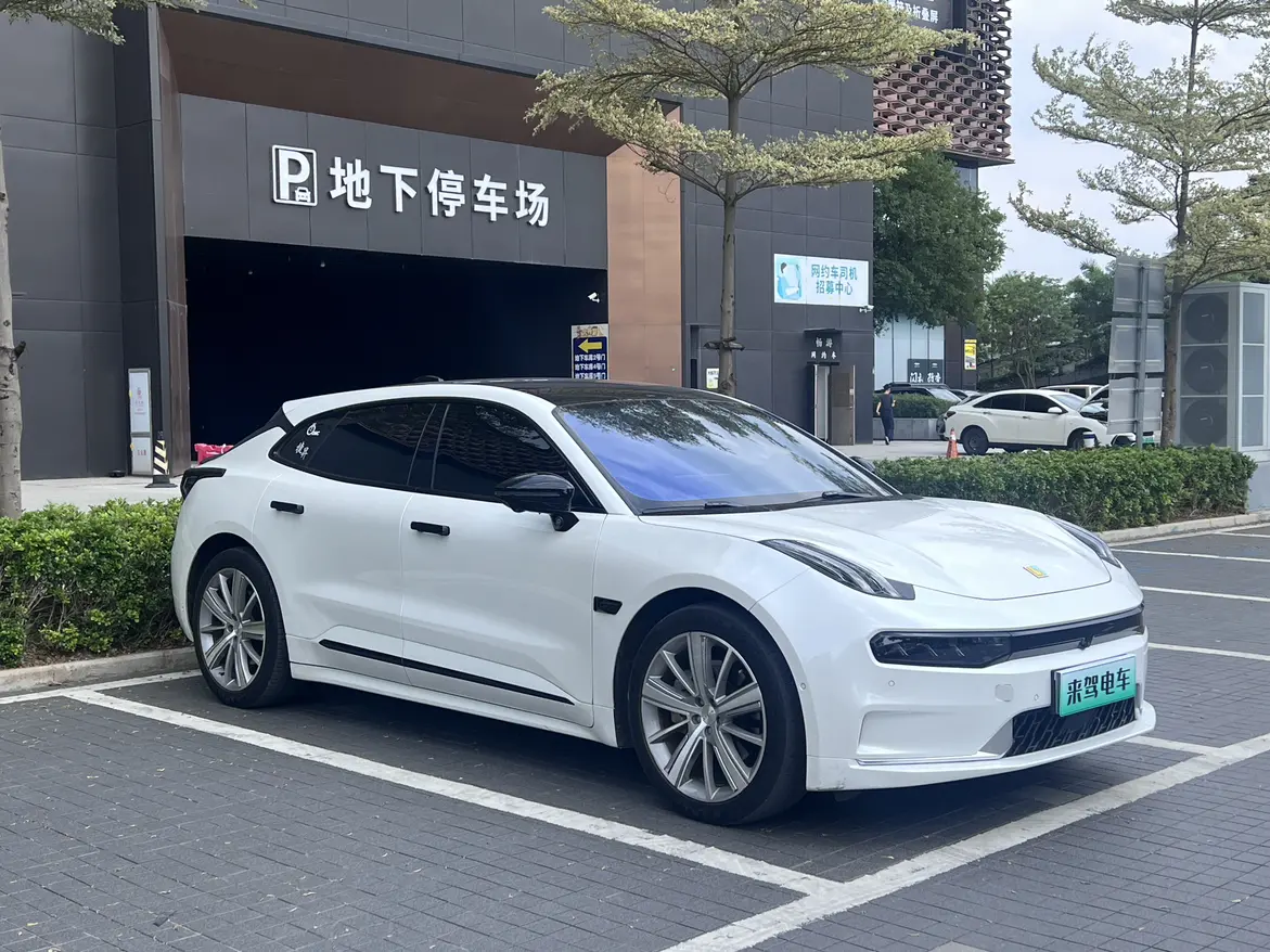 ZEEKR 001