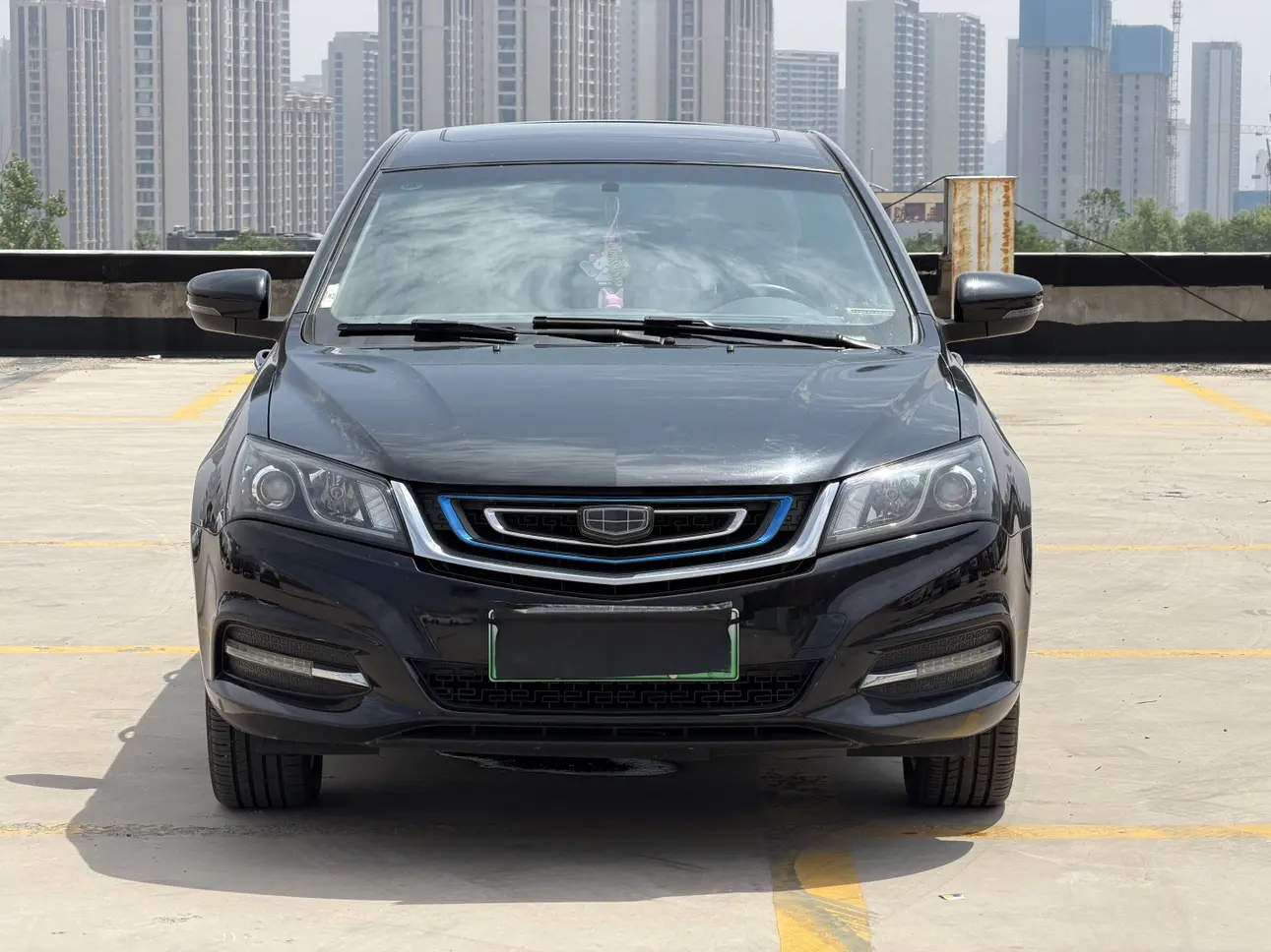 Geely Emgrand EV