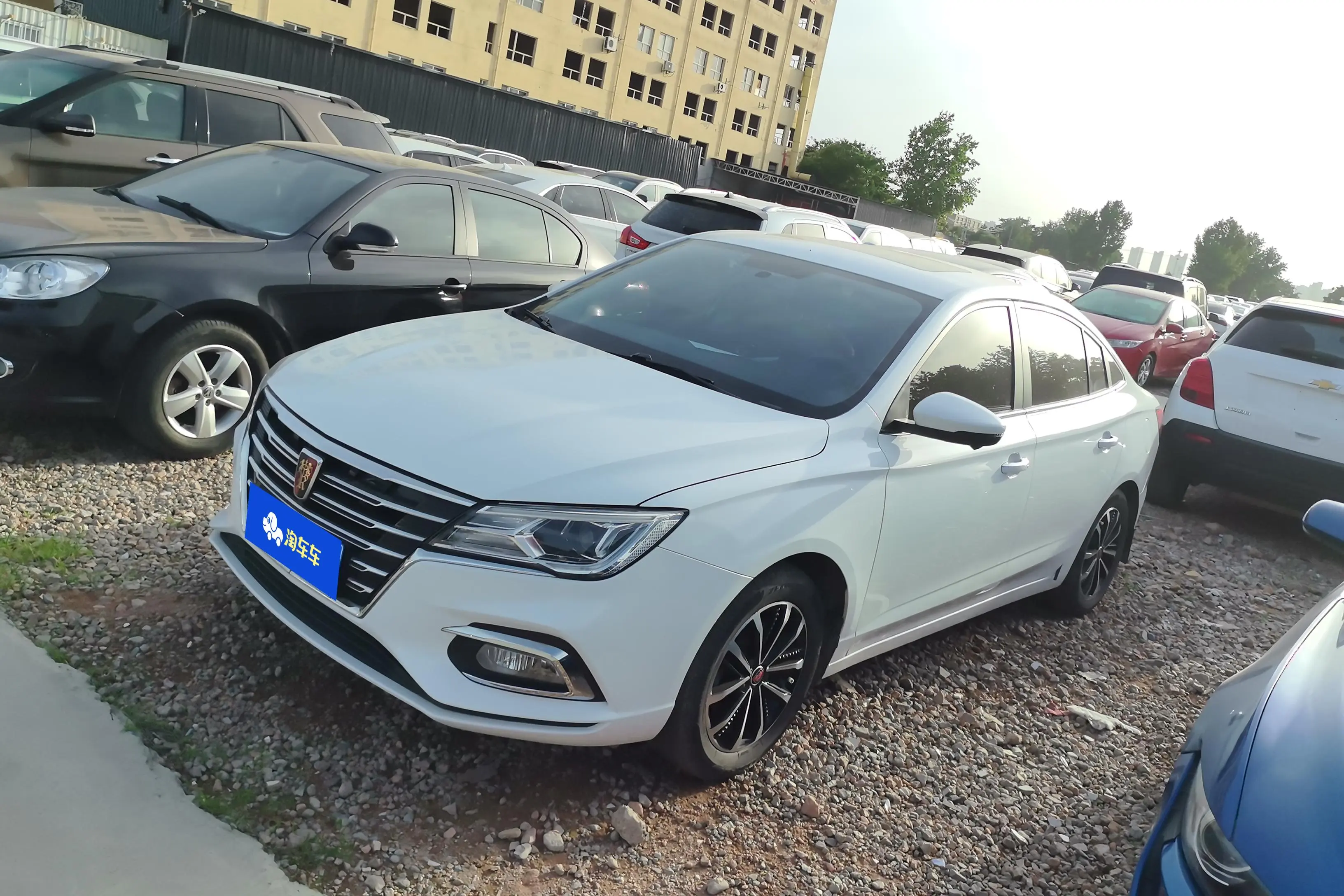 Roewe i5