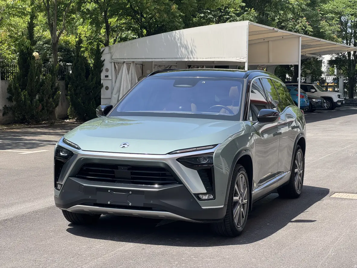 NIO ES8