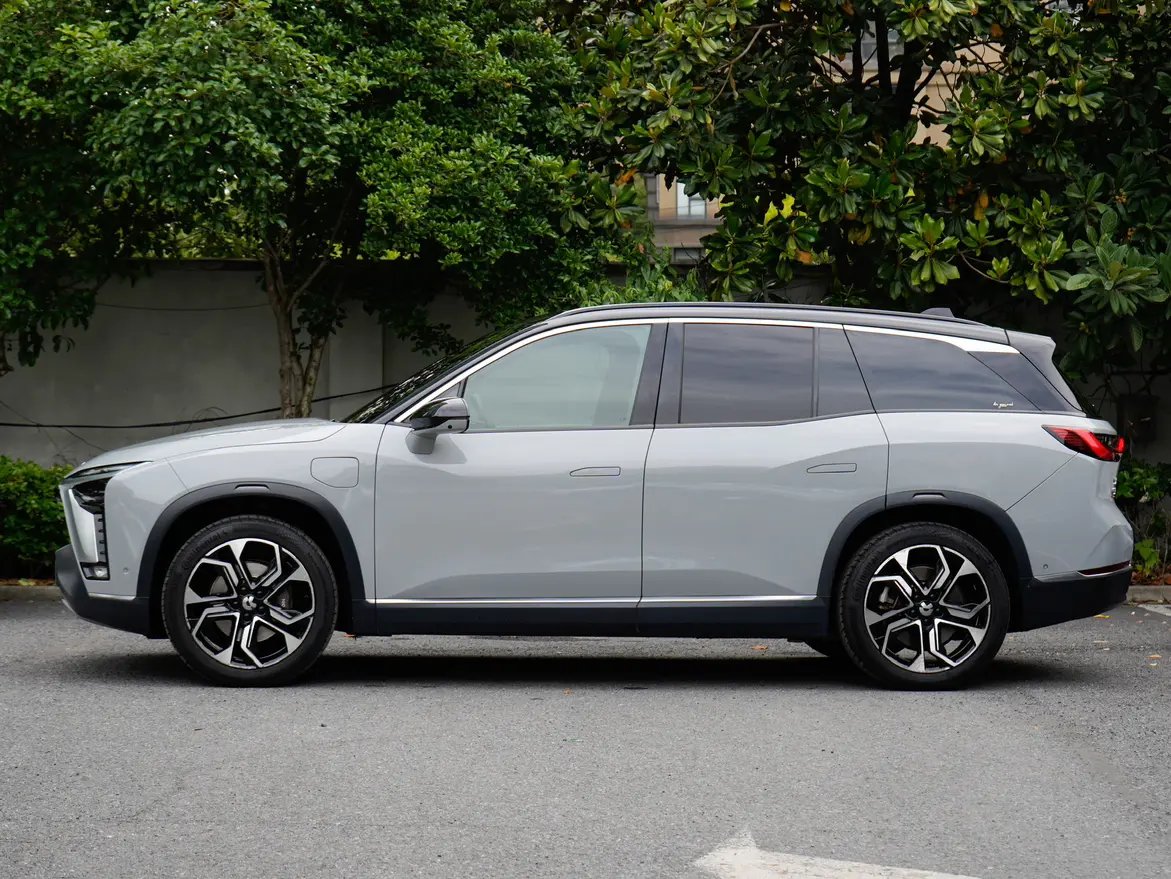 NIO ES8