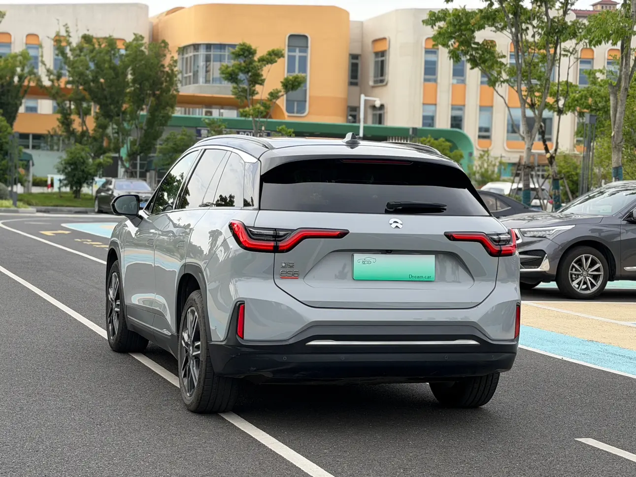 NIO ES6