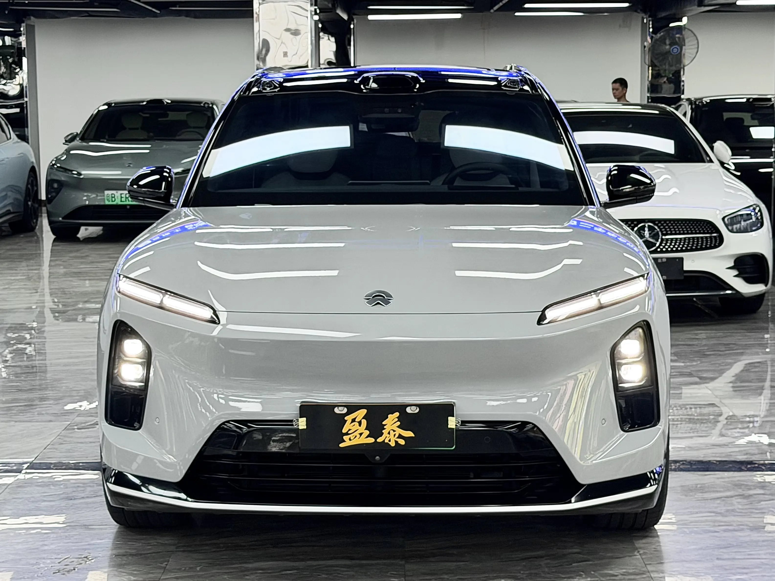 NIO ES6