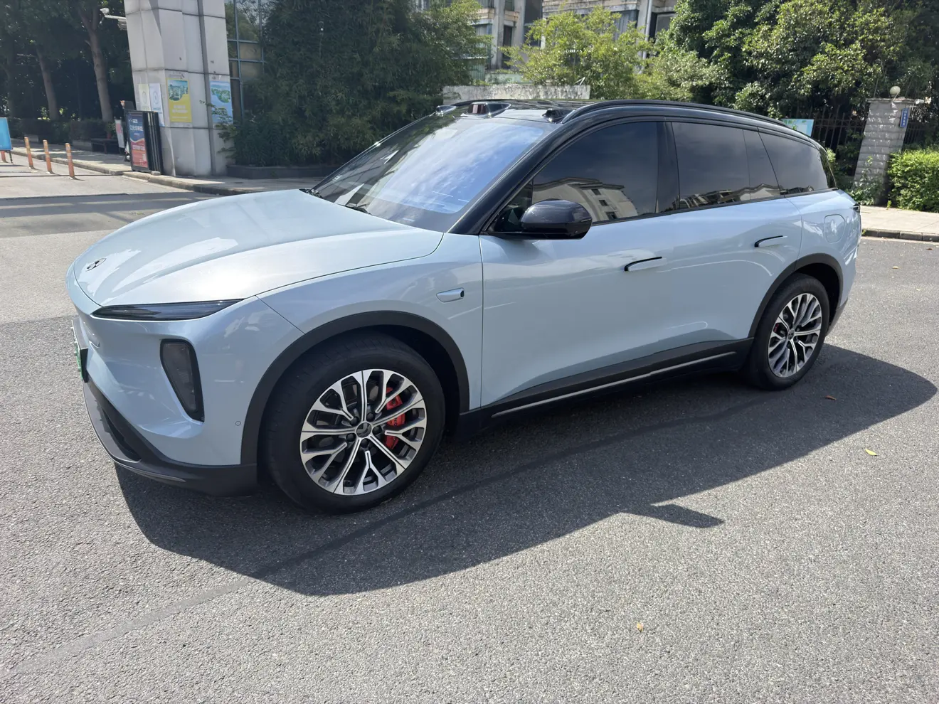 NIO ES6