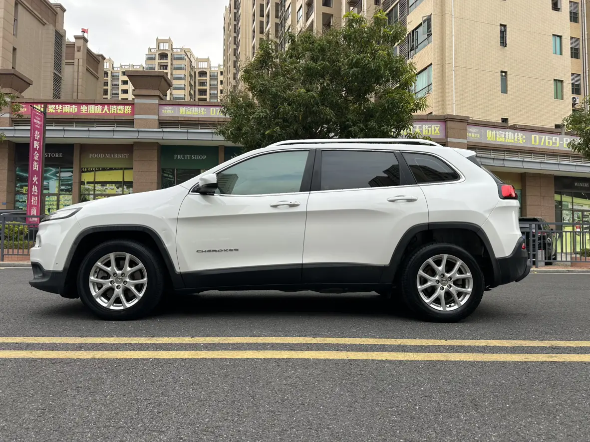 Jeep Cherokee