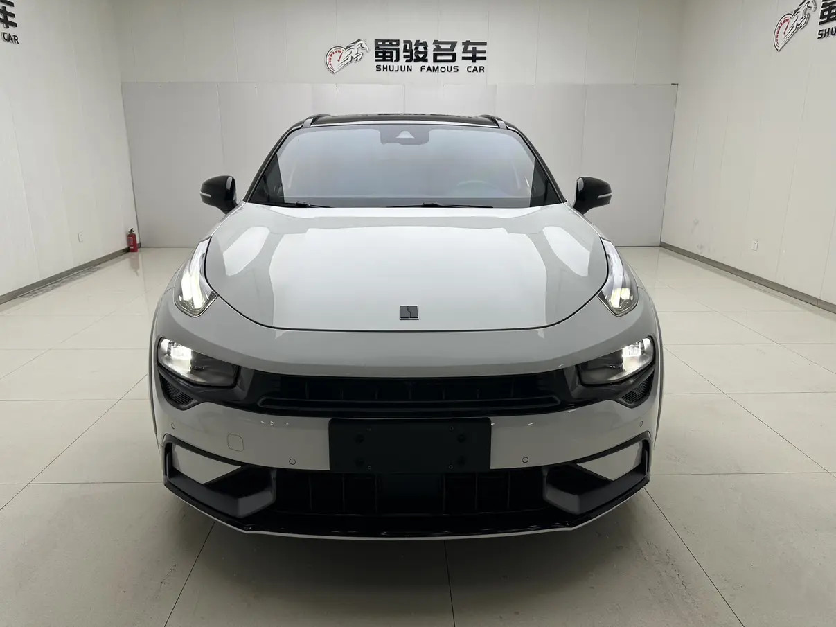 Lynk & Co 02 Hatchback