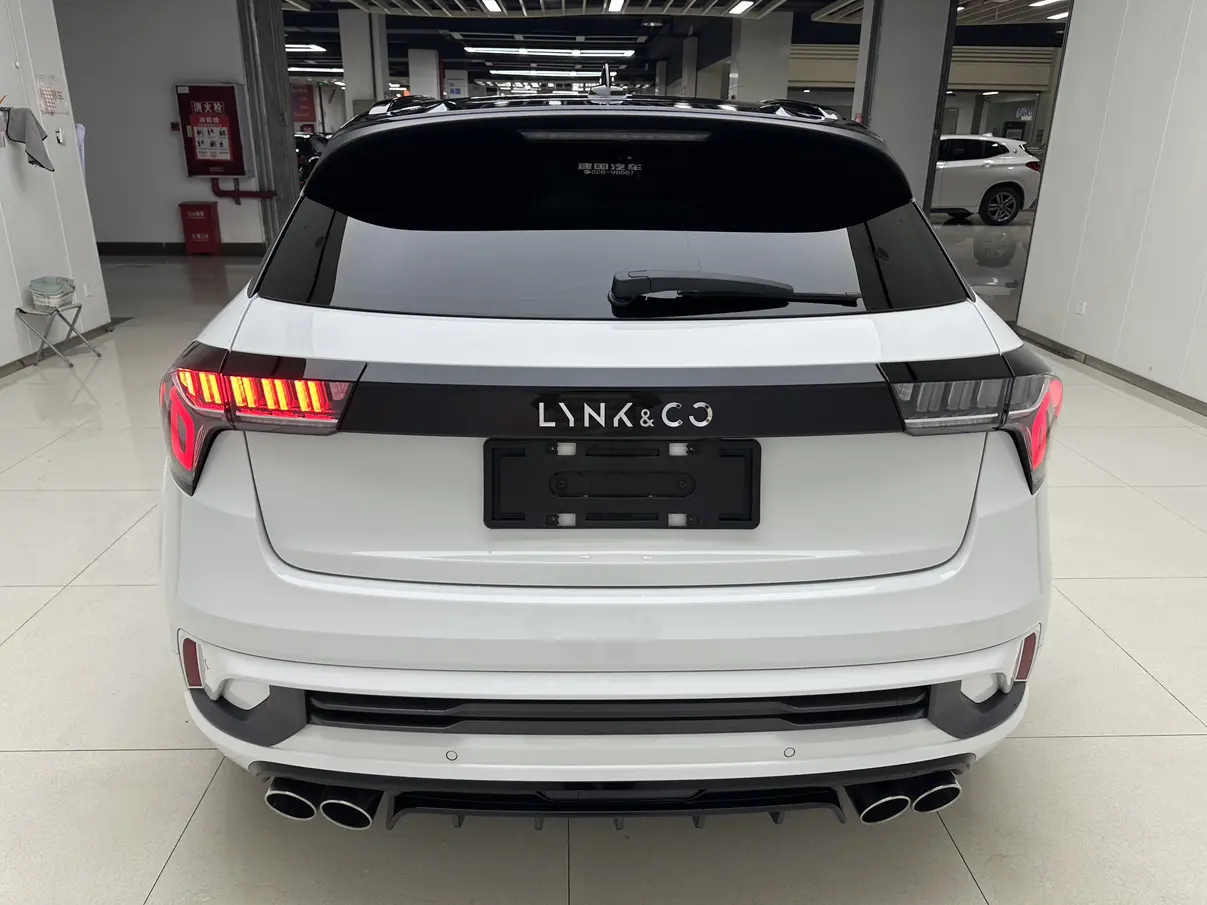 Lynk & Co 02 Hatchback