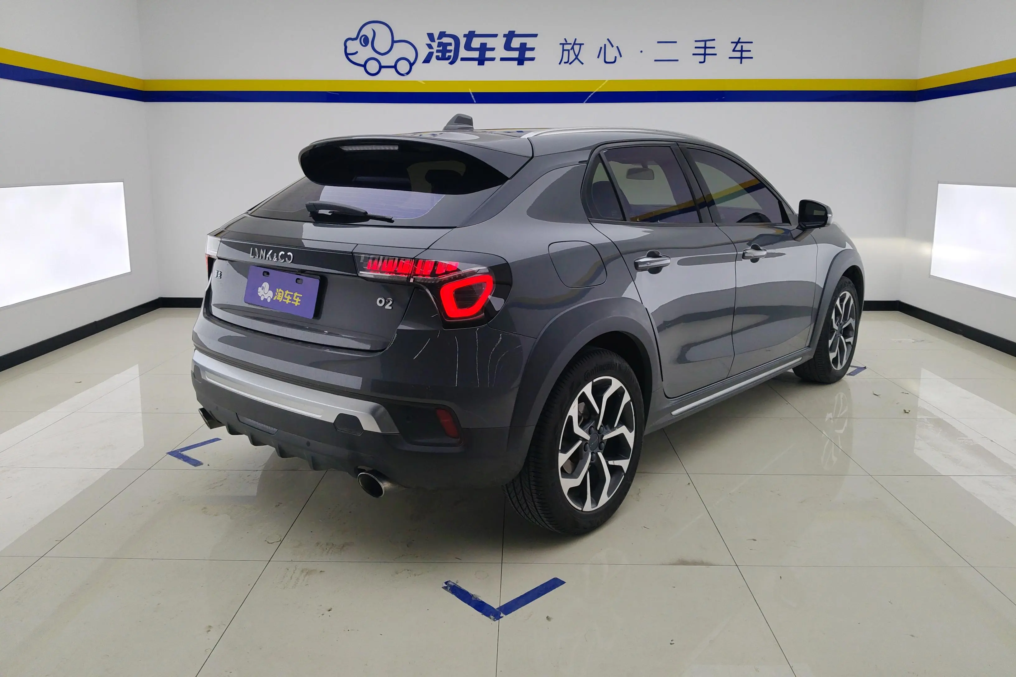 Lynk & Co 02