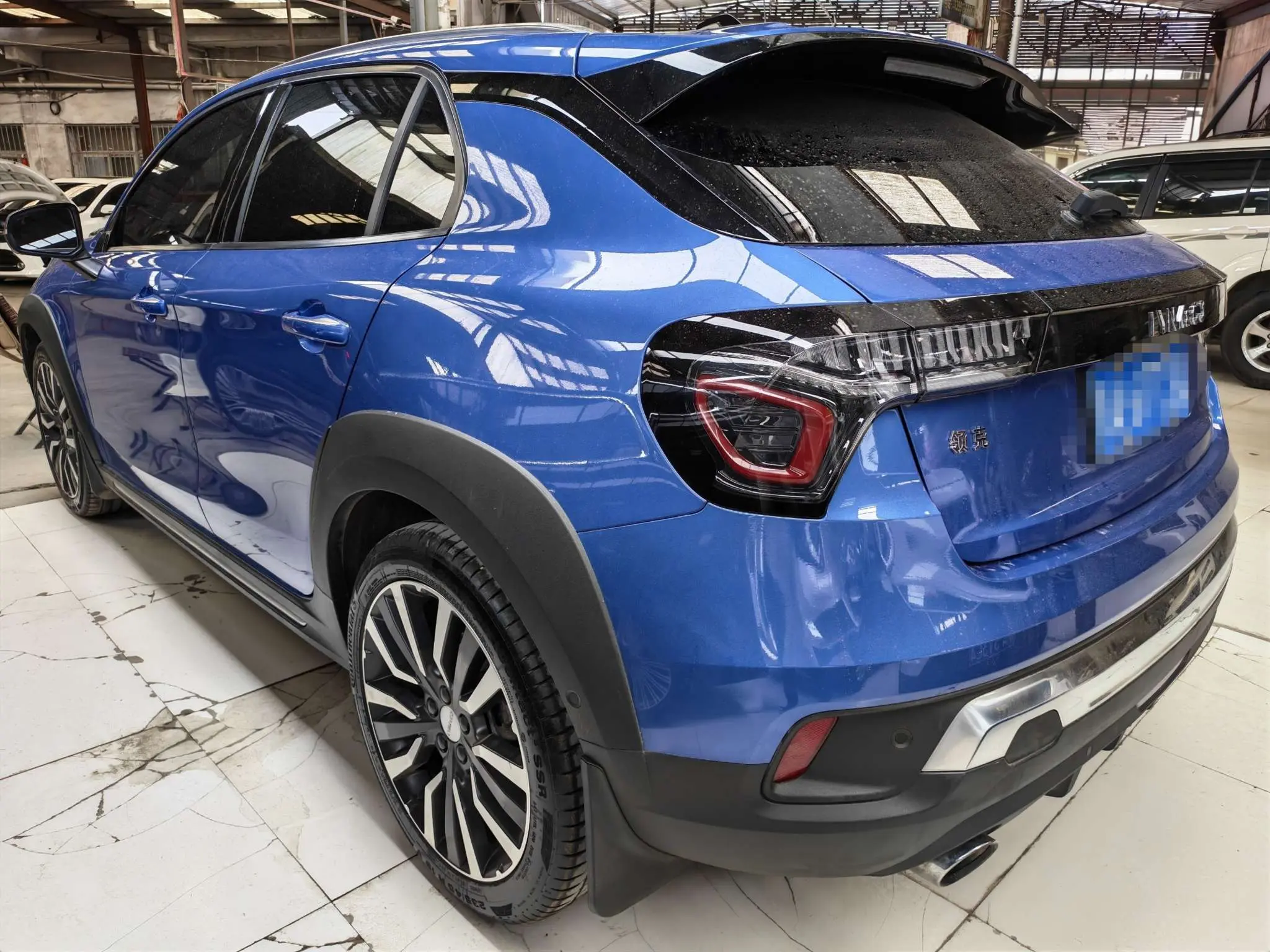 Lynk & Co 02