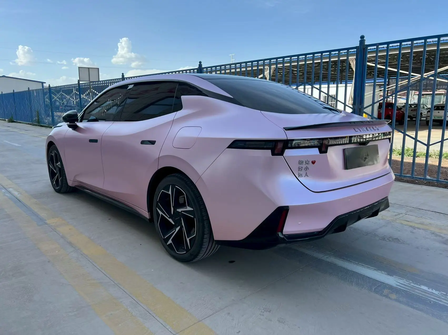 Lynk & Co 07 EM-P