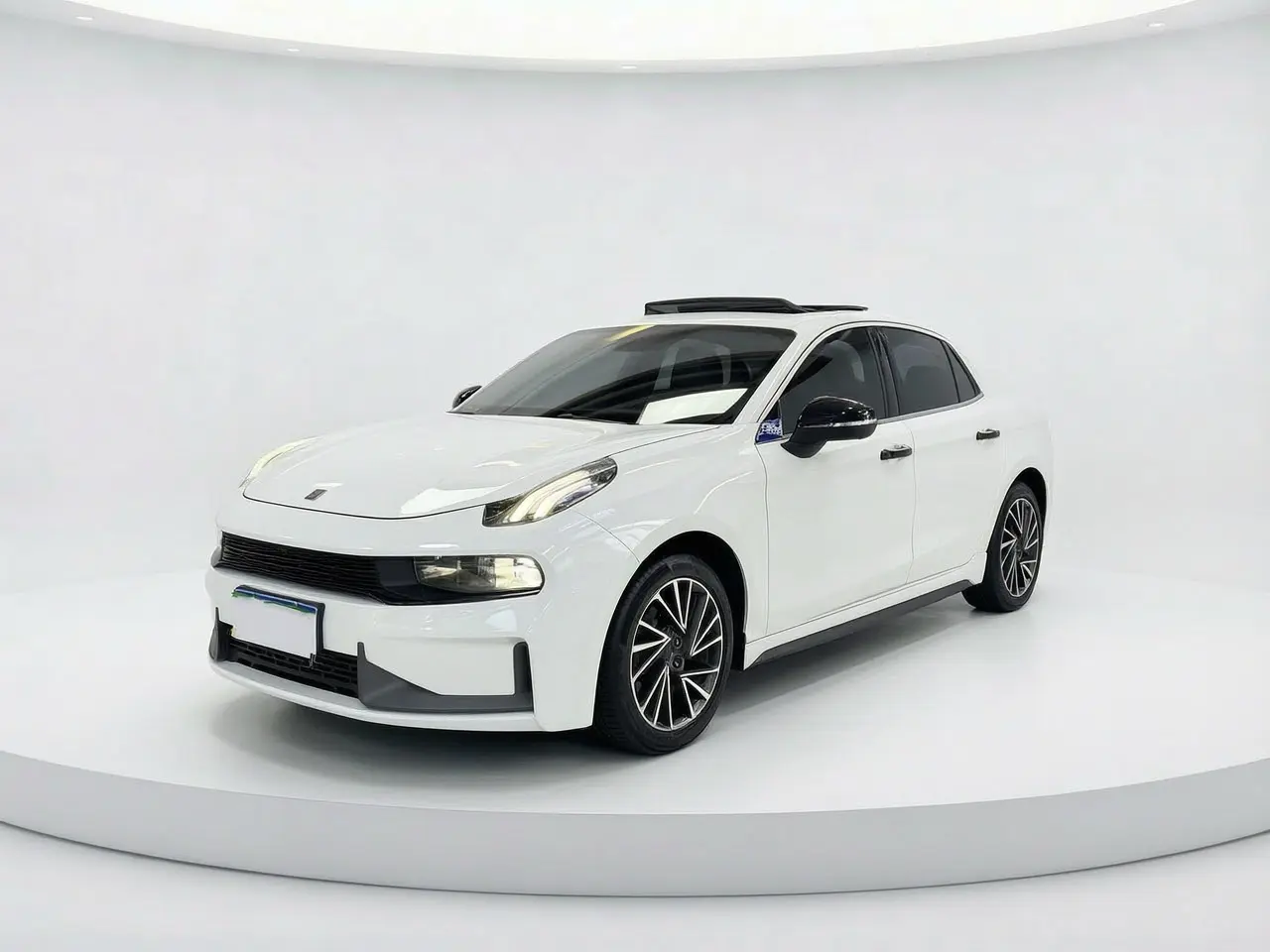 Lynk & Co 03