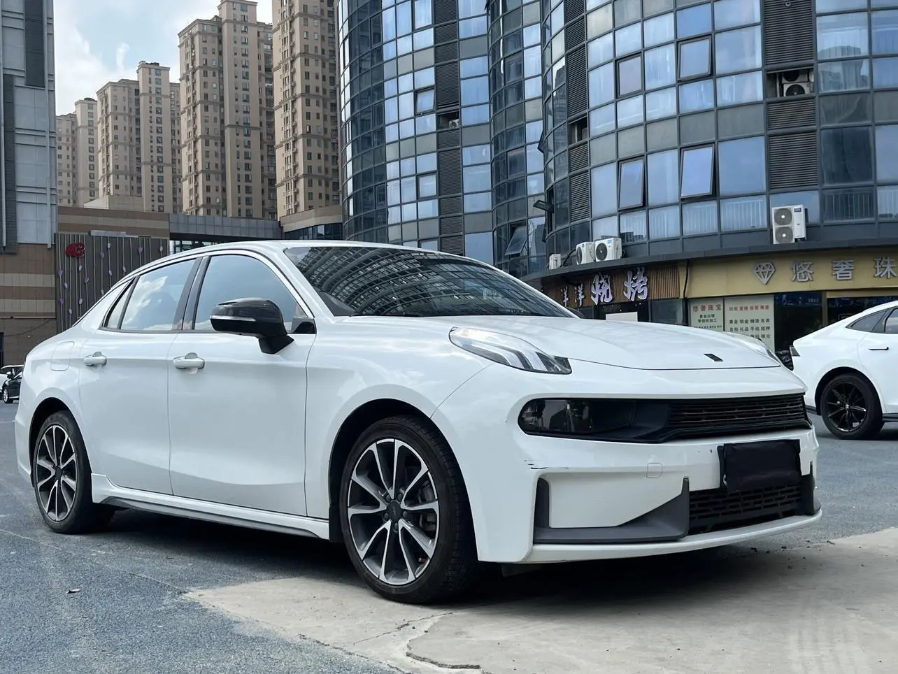 Lynk & Co 03