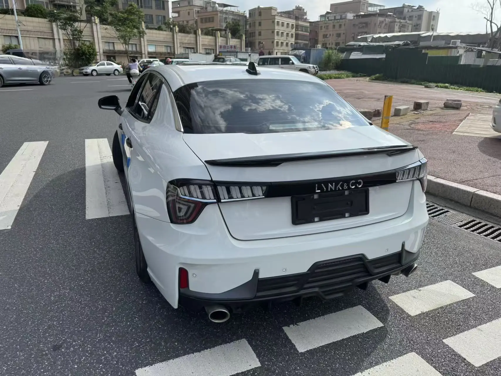 Lynk & Co 03