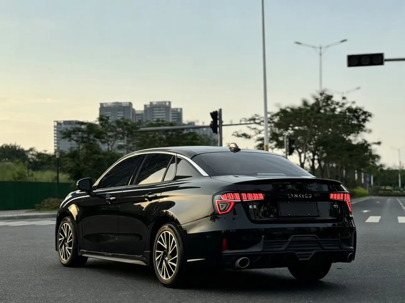 Lynk & Co 03