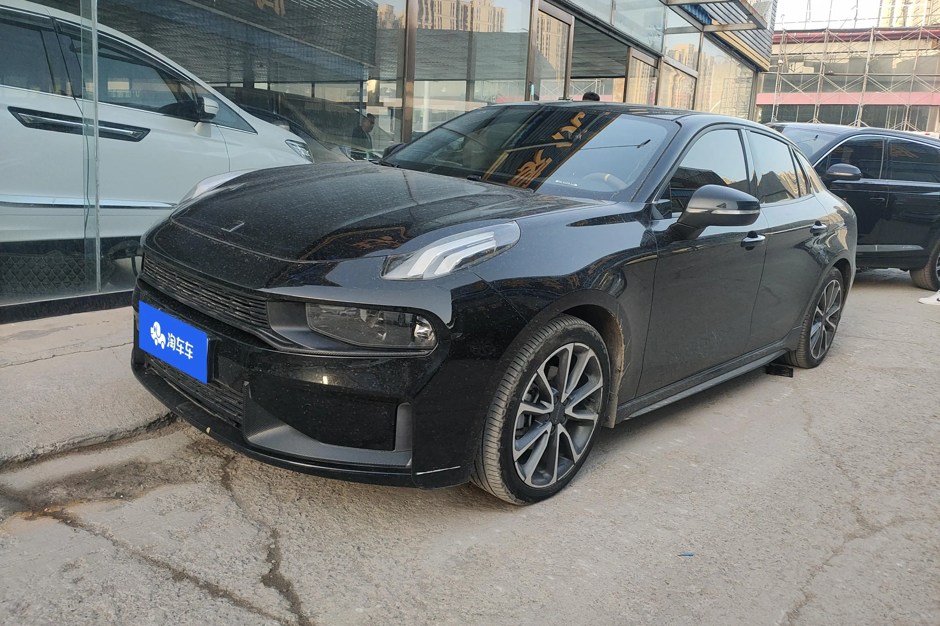 Lynk & Co 03