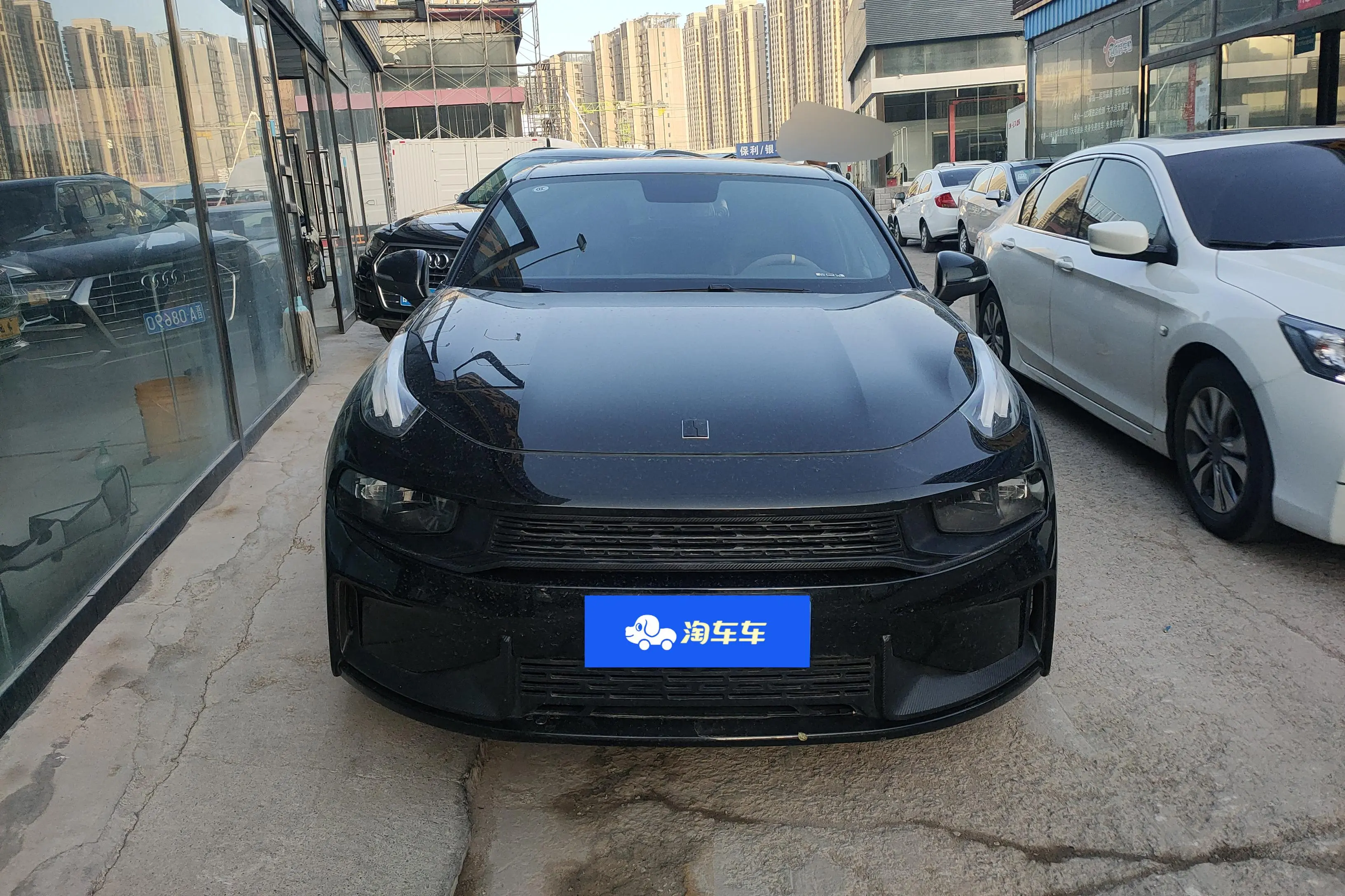 Lynk & Co 03