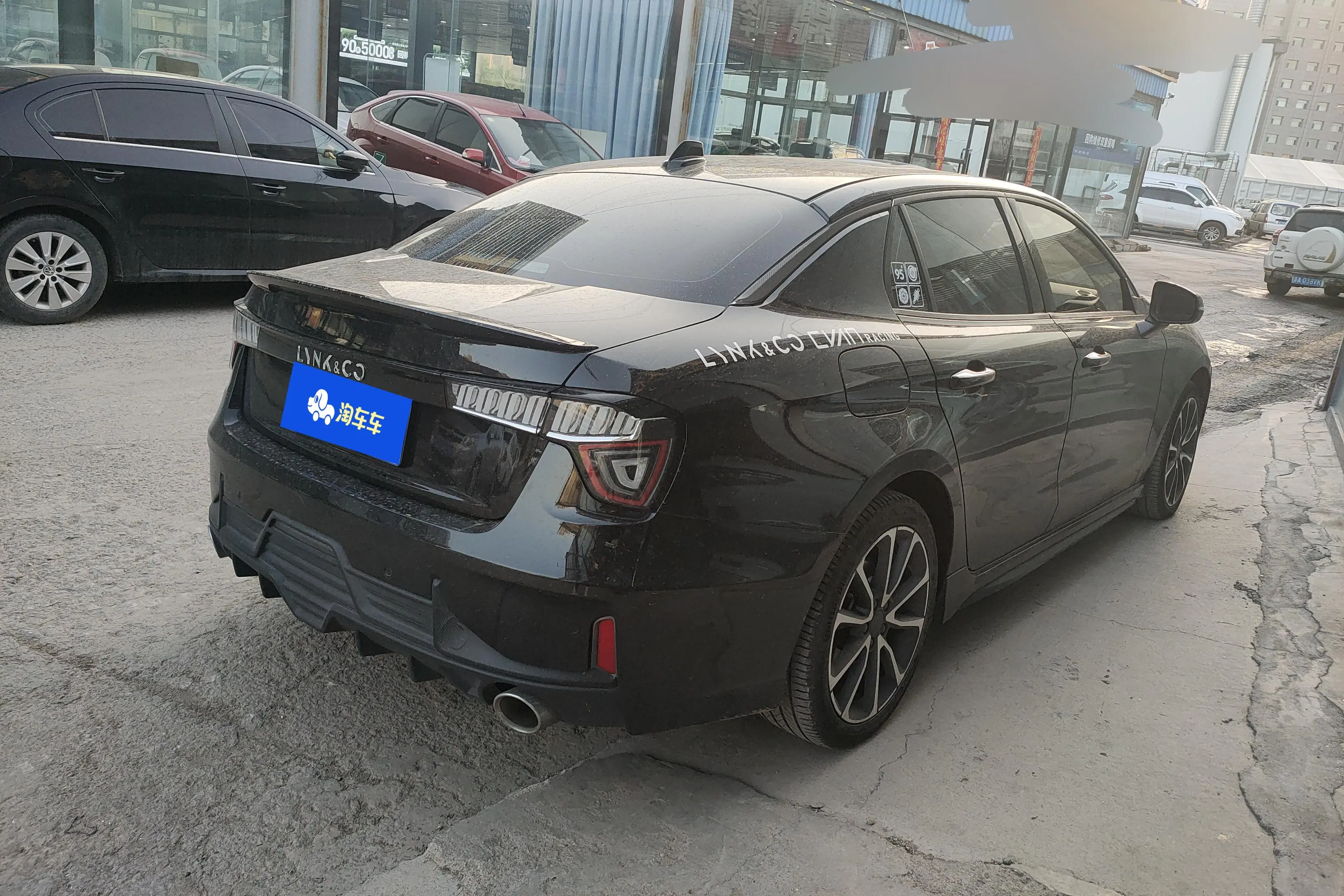 Lynk & Co 03