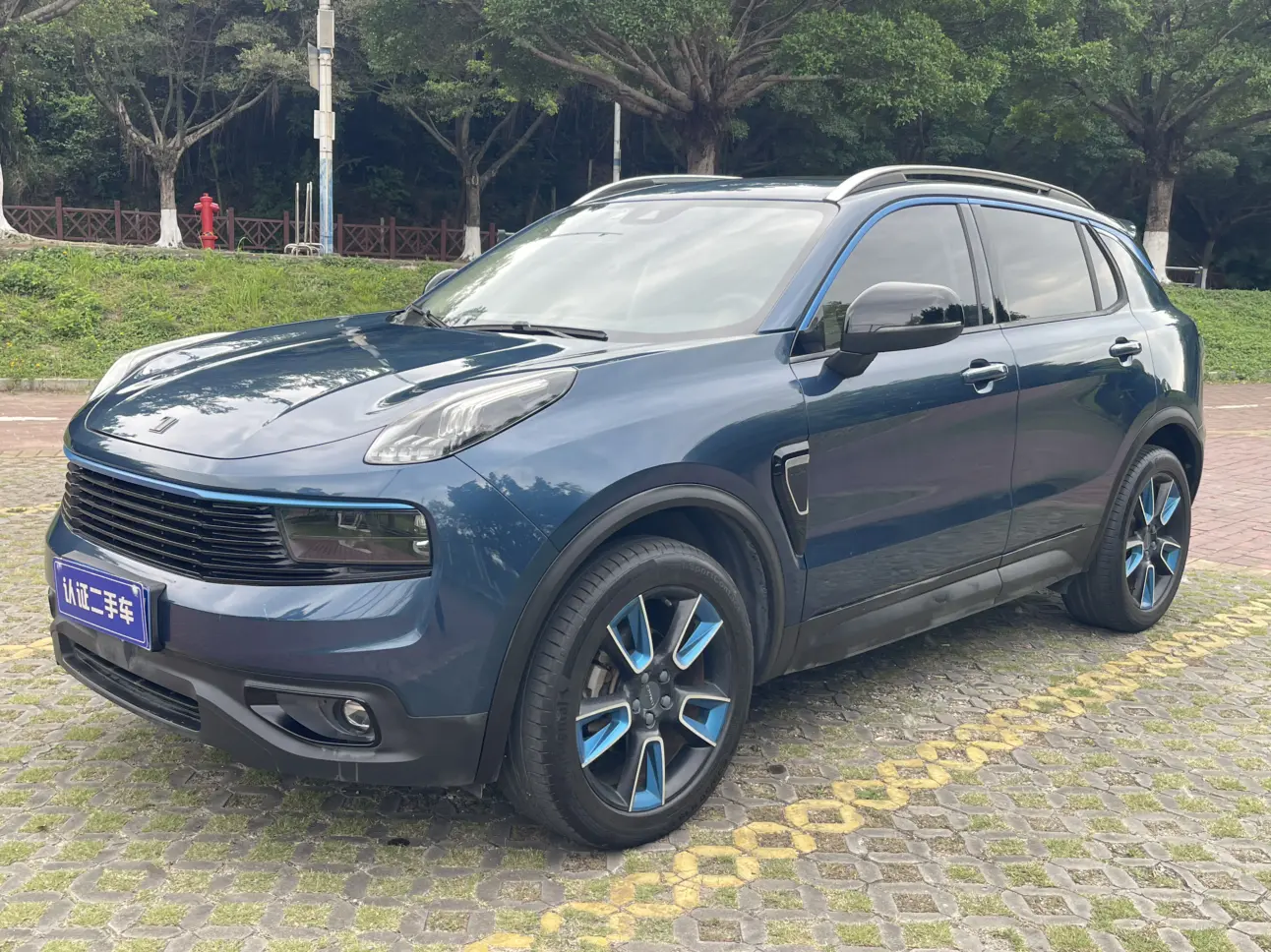 Lynk & Co 01