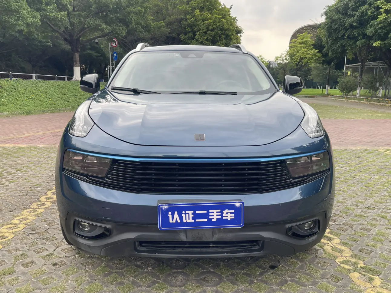 Lynk & Co 01