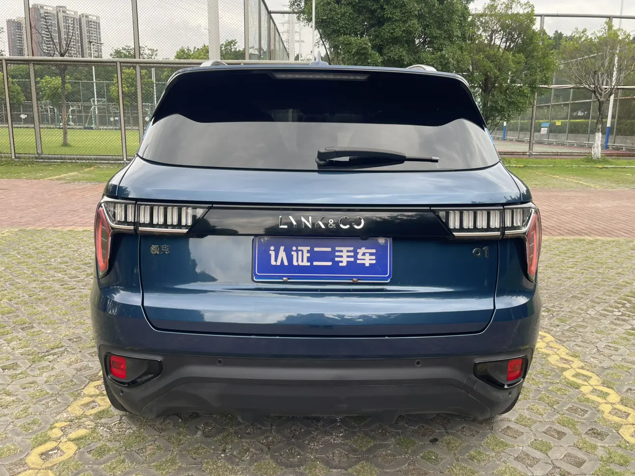 Lynk & Co 01