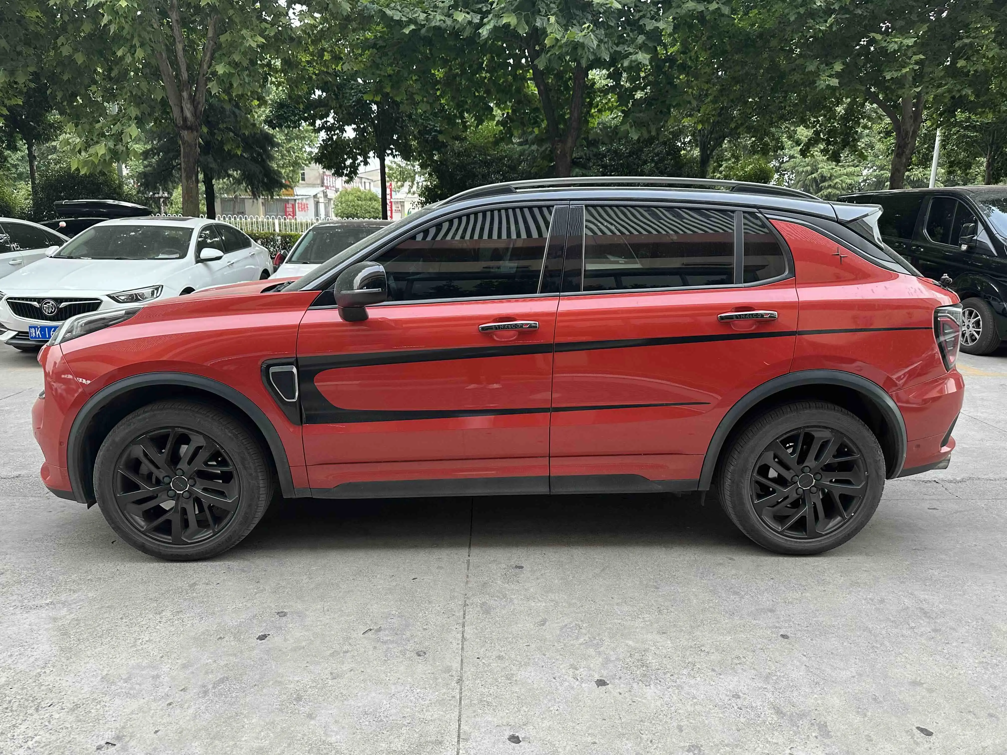 Lynk & Co 01