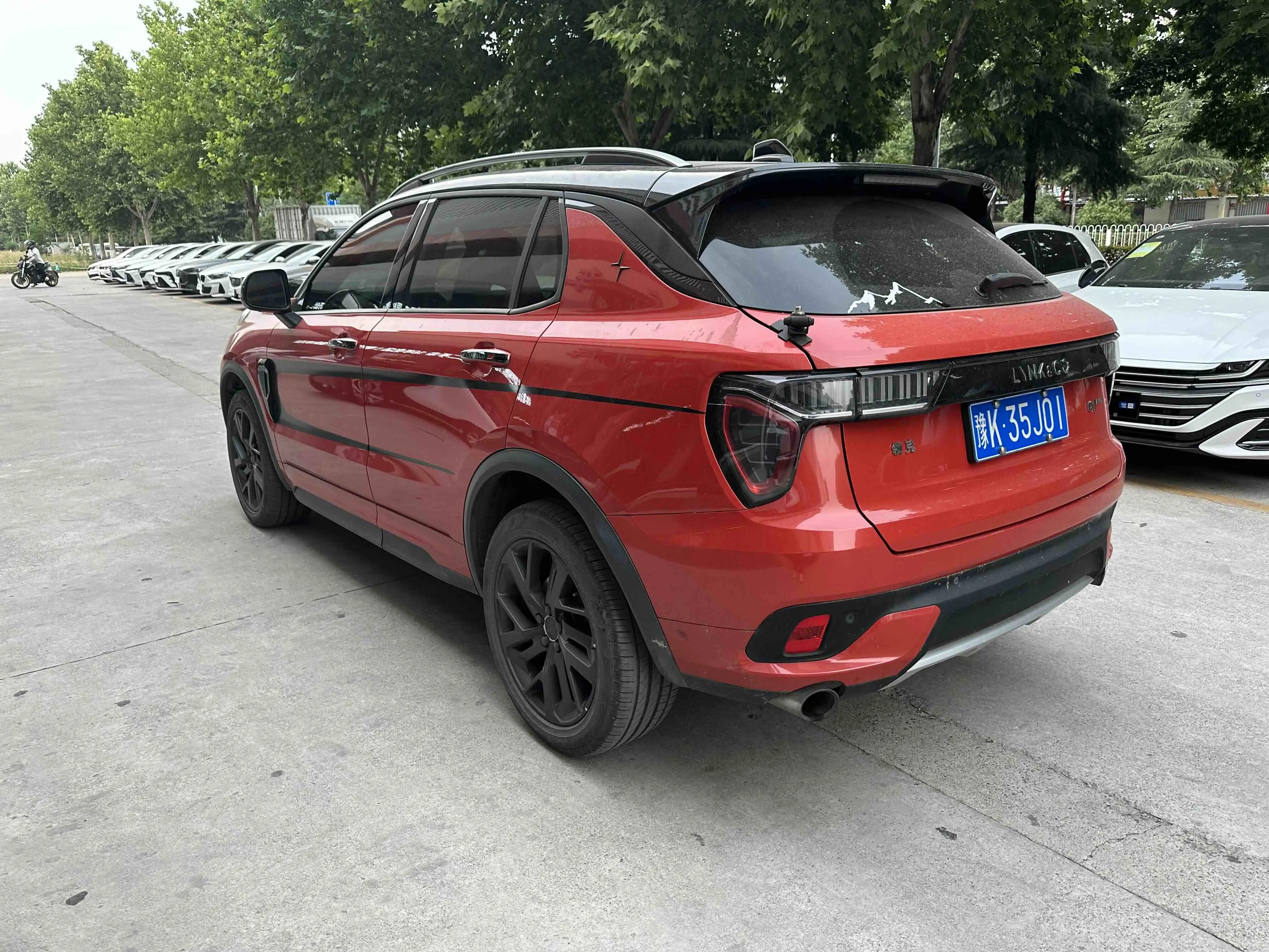 Lynk & Co 01