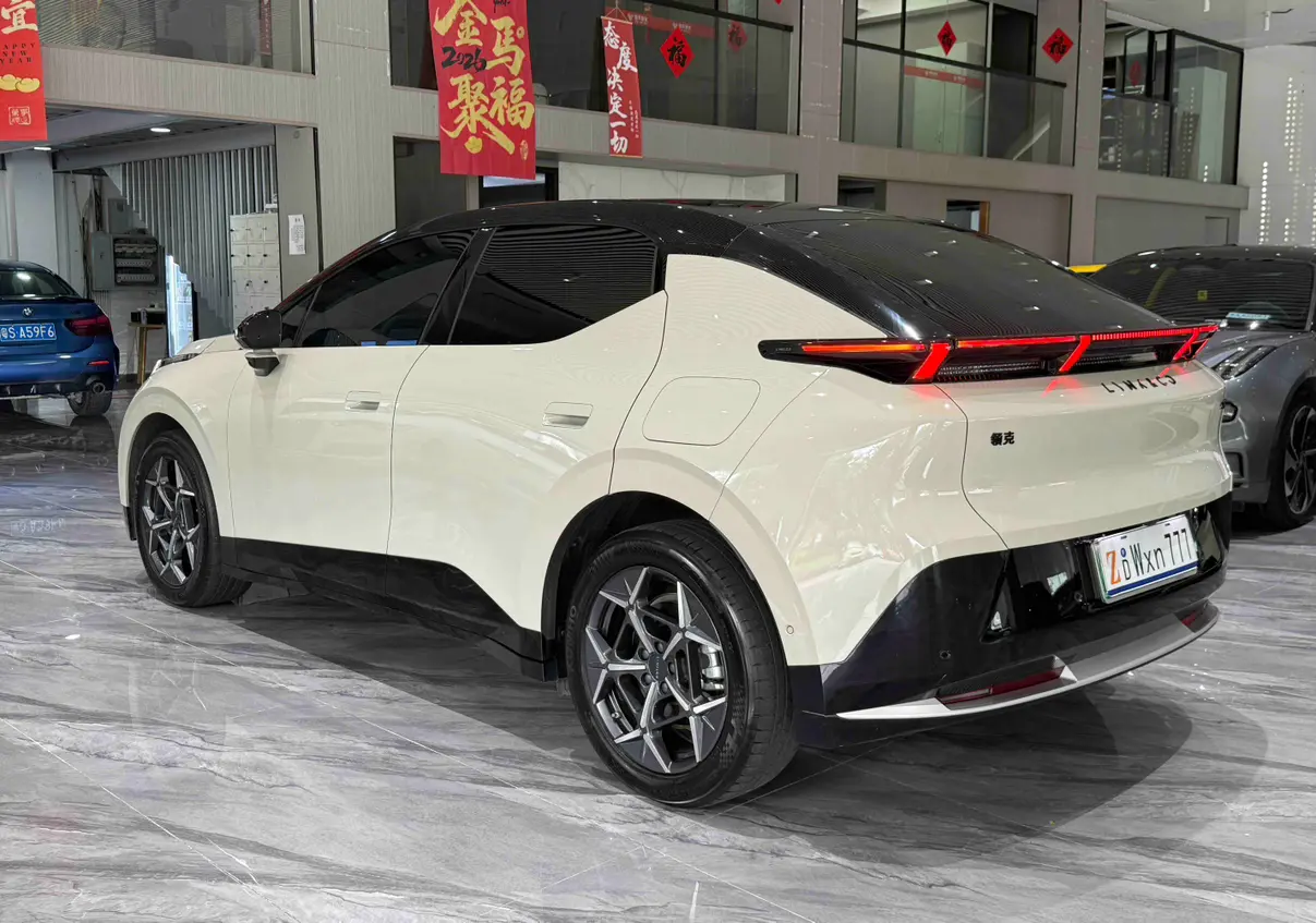 Lynk & Co Z20