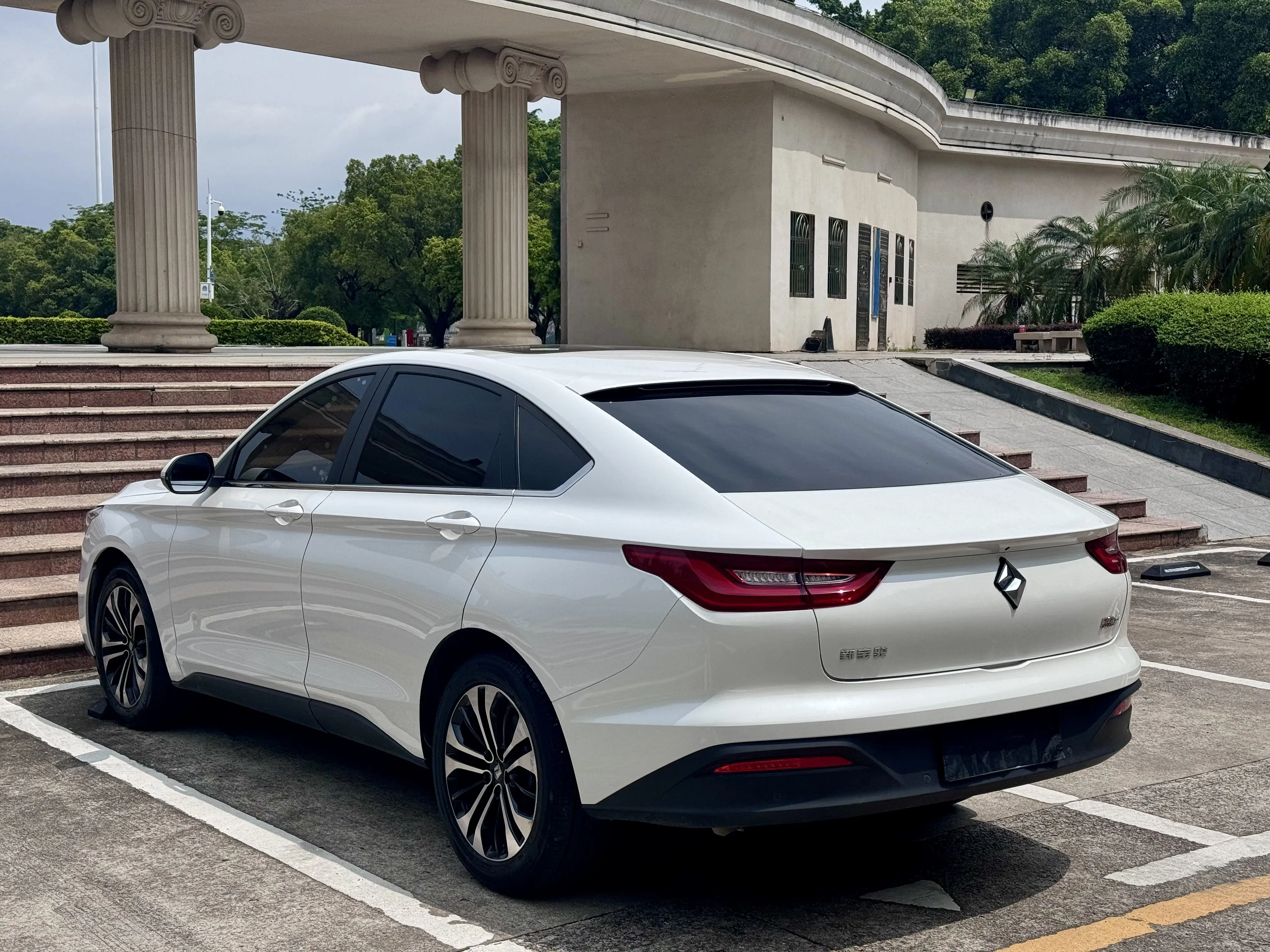 Baojun RC-6