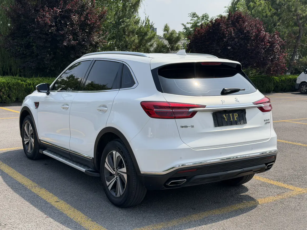 Hongqi HS5
