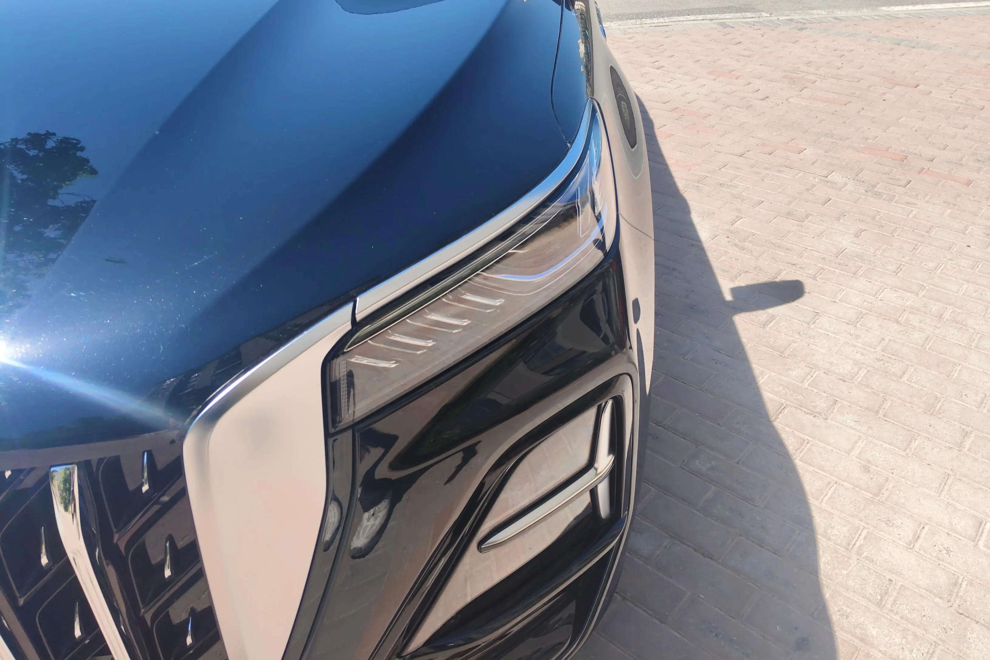 Hongqi HS5