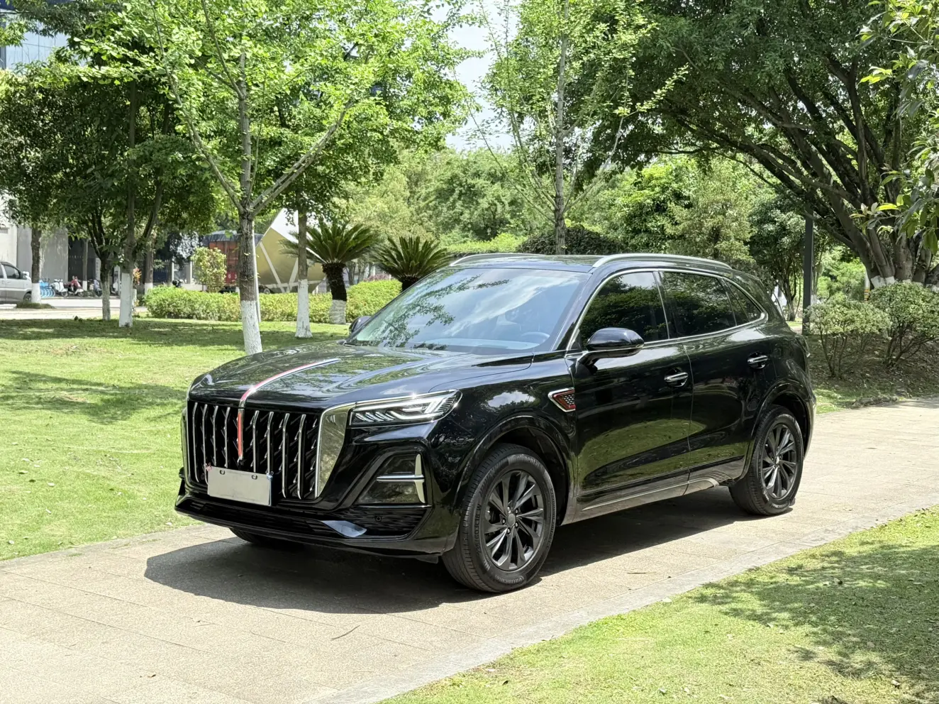 Hongqi HS5